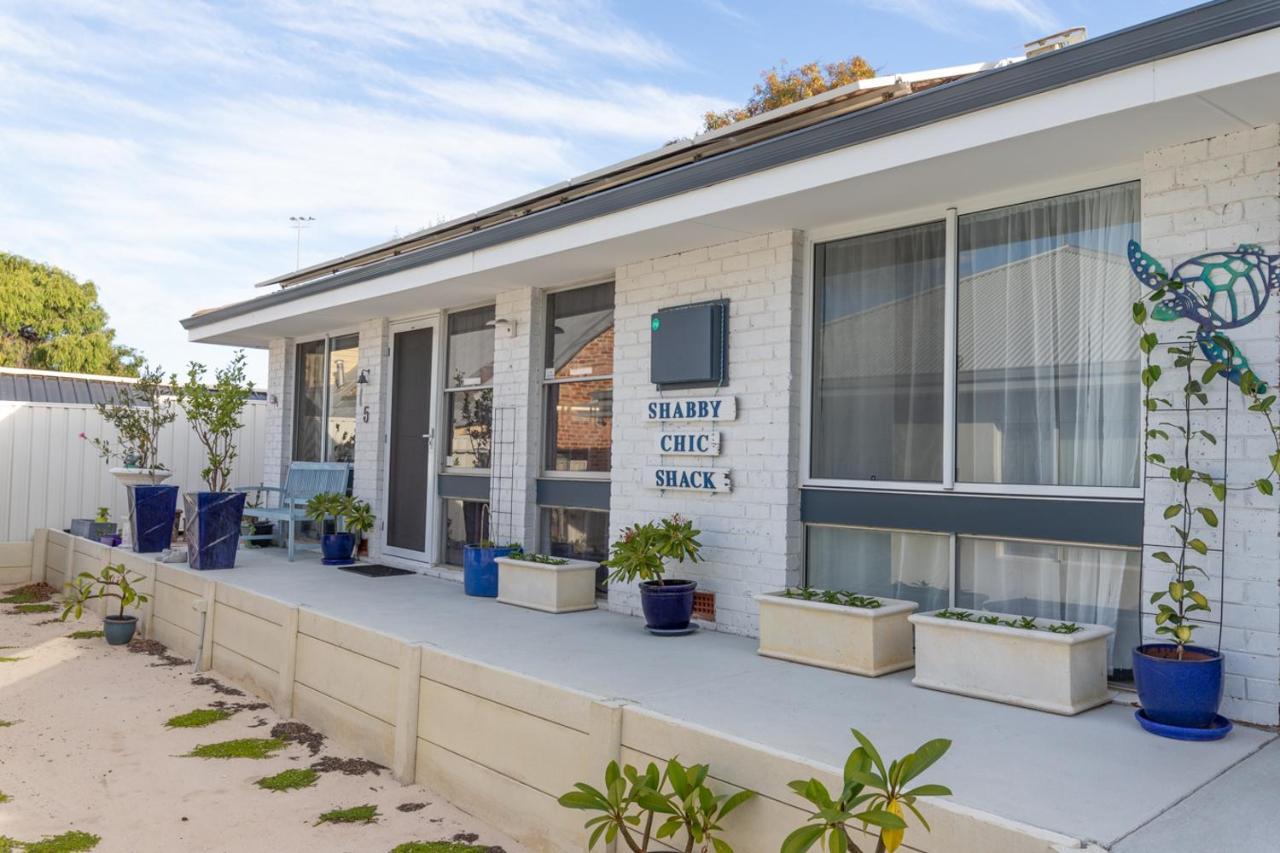 Shabby Chic Shack - 2 Bedroom Beach Cottage 얀쳅 외부 사진